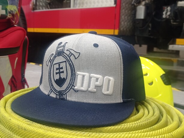 Šiltovka s logom DPO SR - rovný šilt