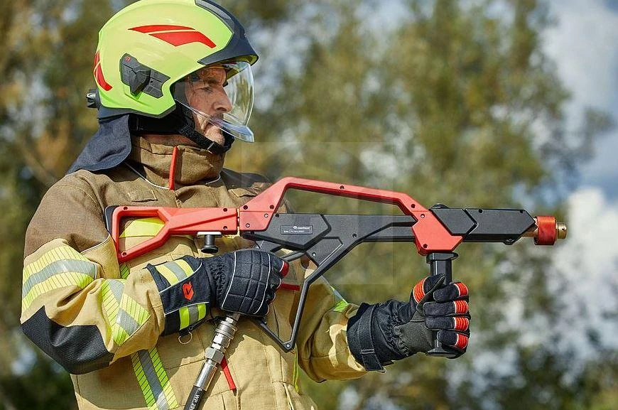 Rezacie a hasiace zariadenie Rosenbauer RFC CUTTEX