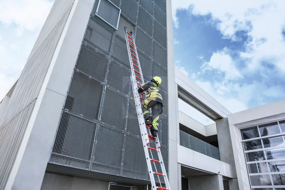 Hasičský výsuvný rebrík DIN EN 1147,2 dielny - 8,1 m, bez opory