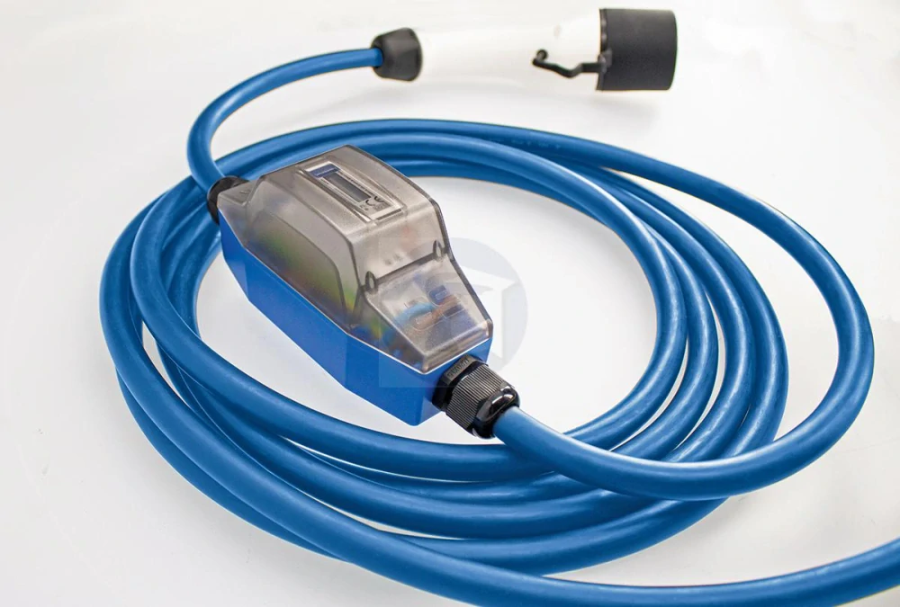 Nabíjací kábel pre elektrické autá MODE 3 s elektromerom ROCO