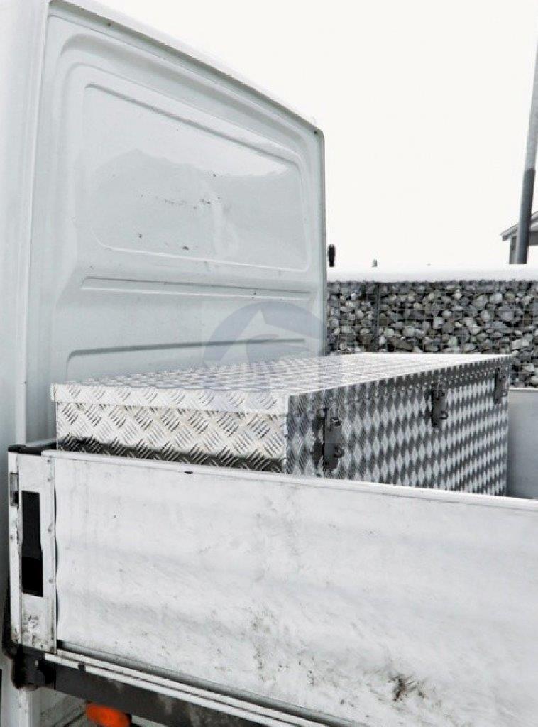 Hliníková transportná debna z ryhovaného plechu - 470 l