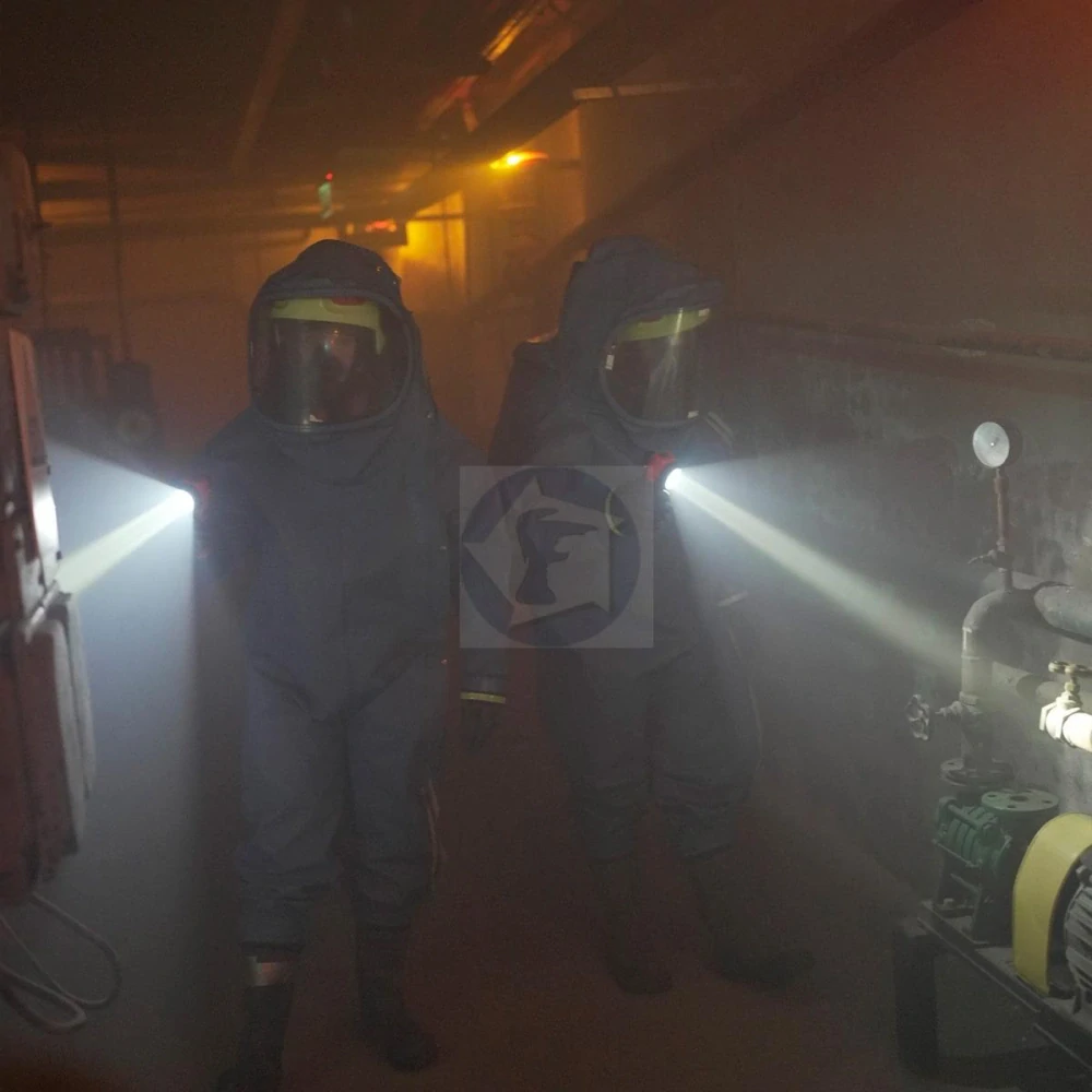 Svietidlo M-FIRE GUARDIAN XR, ATEX , 240 lm, s červeným svetlom