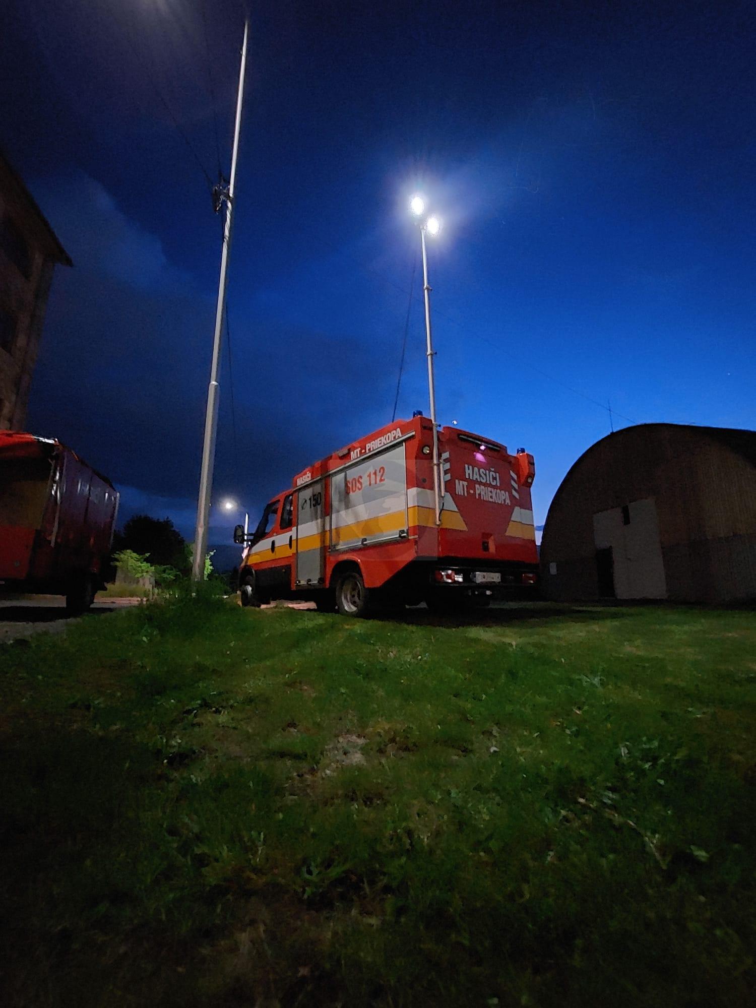 Výsuvný osvetľovací stožiar Ø 66 - manuálny - 3983/1325 mm / extermý kábel/