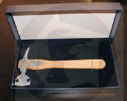 Ozdobná sekerka v darčekovej kazete